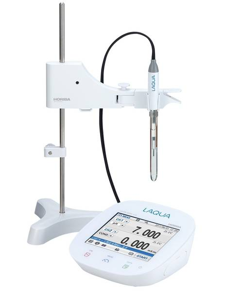 "HORIBA" DIGITAL CONDUCTIVITY METER, MODEL :EC1100